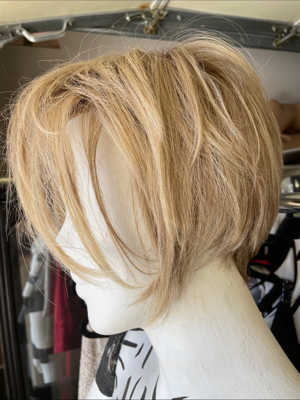 Jon Renau Layered Bob Ash Blonde medium brown base - Lightweight synthetic